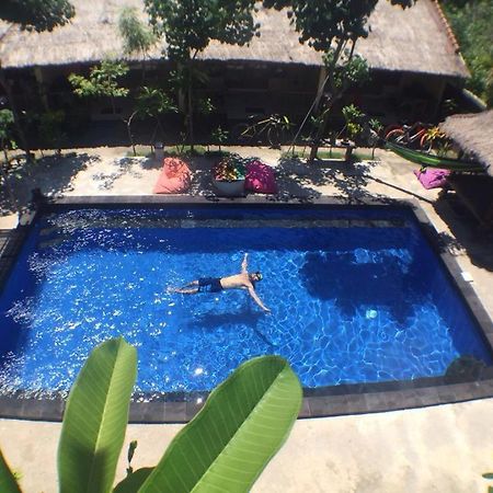 Indigenous Bungalow Gili Trawangan Exterior photo